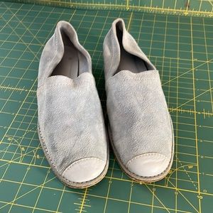 Donald J Pliner slip ons